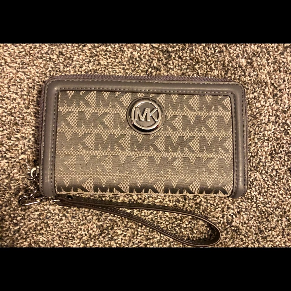 NWT Michael Kors Fulton Large Phone Case Wallet Zip Around
